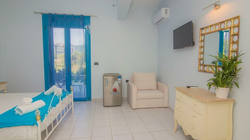 Akrotiri Resort