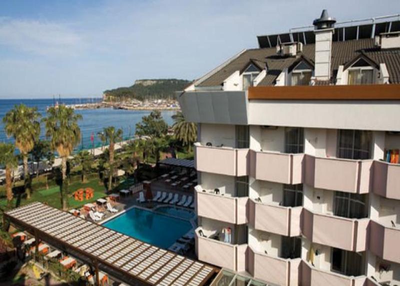 Fame Beach Hotel