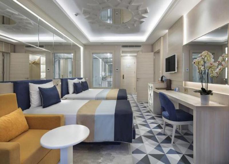 Granada Luxury Beach Hotel