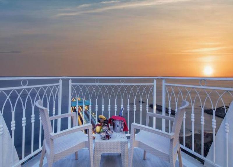 Granada Luxury Beach Hotel