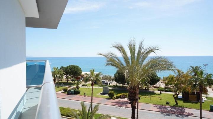Arsi Enfi City Beach