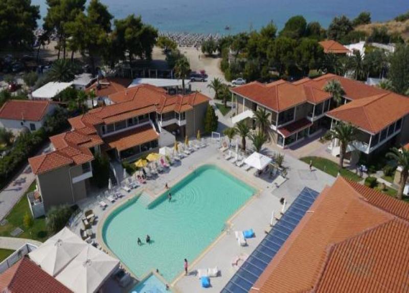Lagomandra Beach Hotel