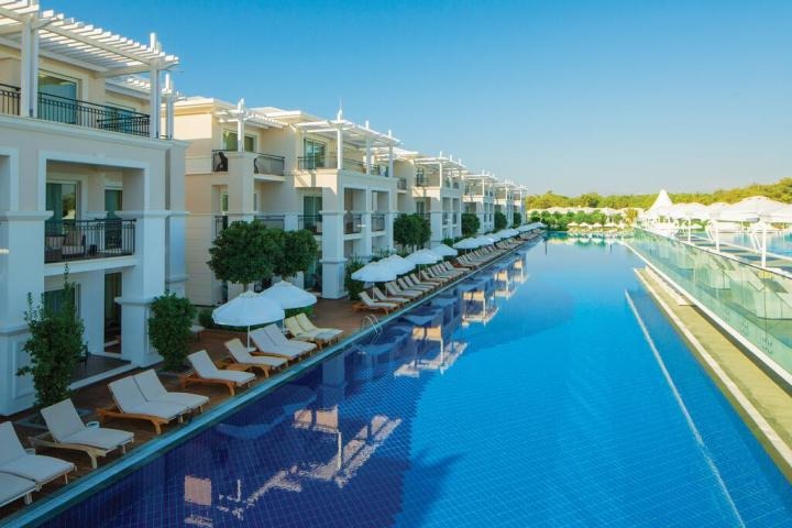 Titanic Deluxe Golf Beach
