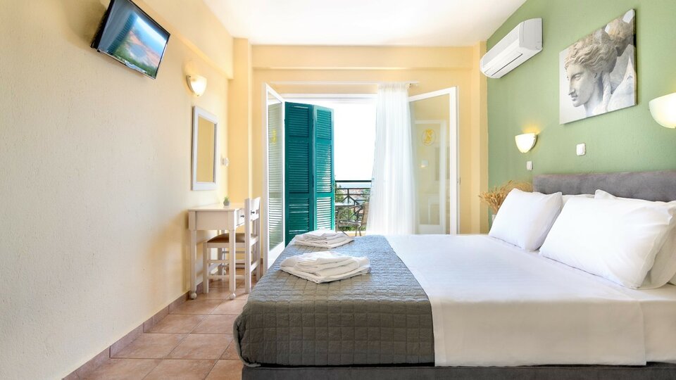 Julia Hotel