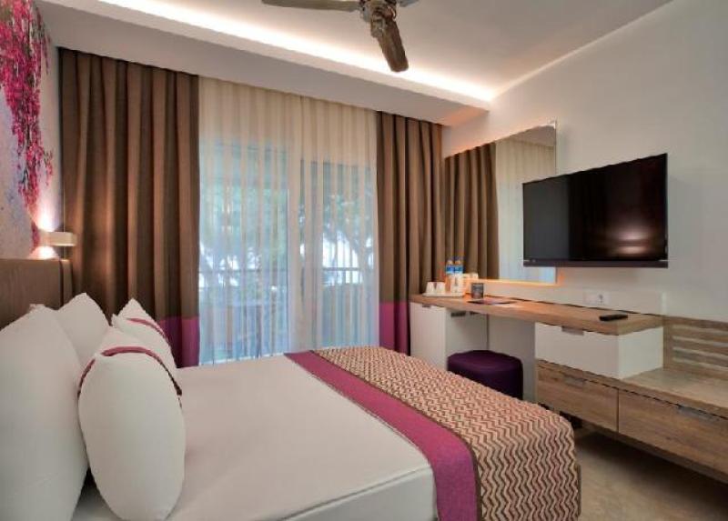 Pirates Beach Club Hotel