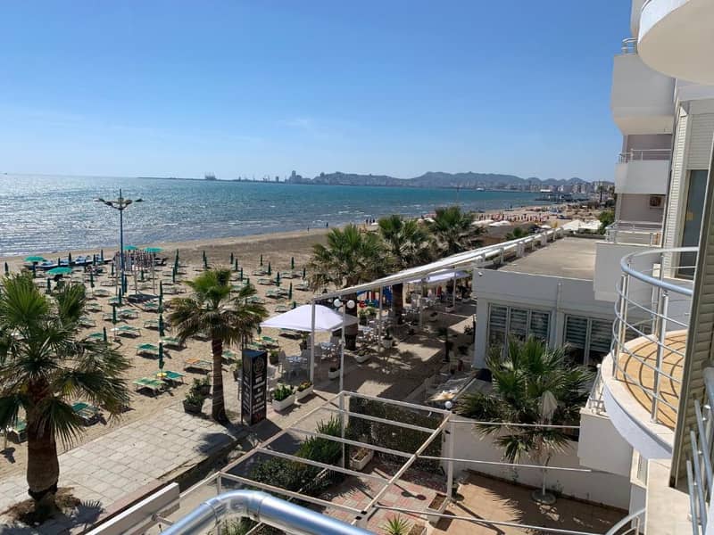 Hotel Wave Beachfront Apartments