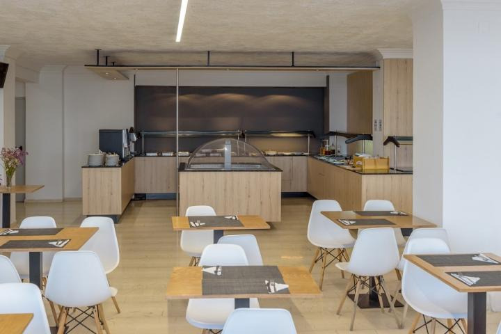 Azure Mare Hotel