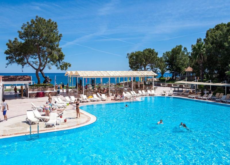 Fun & Sun Family Club Saphire Hotel
