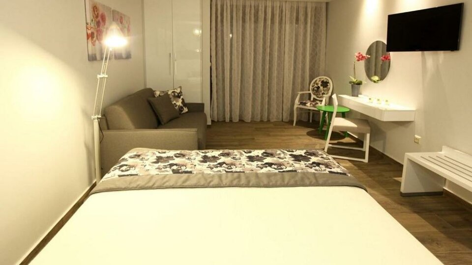 Mary's Luxury
