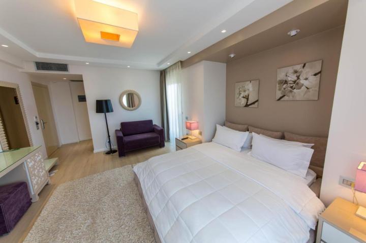 Hotel Demi