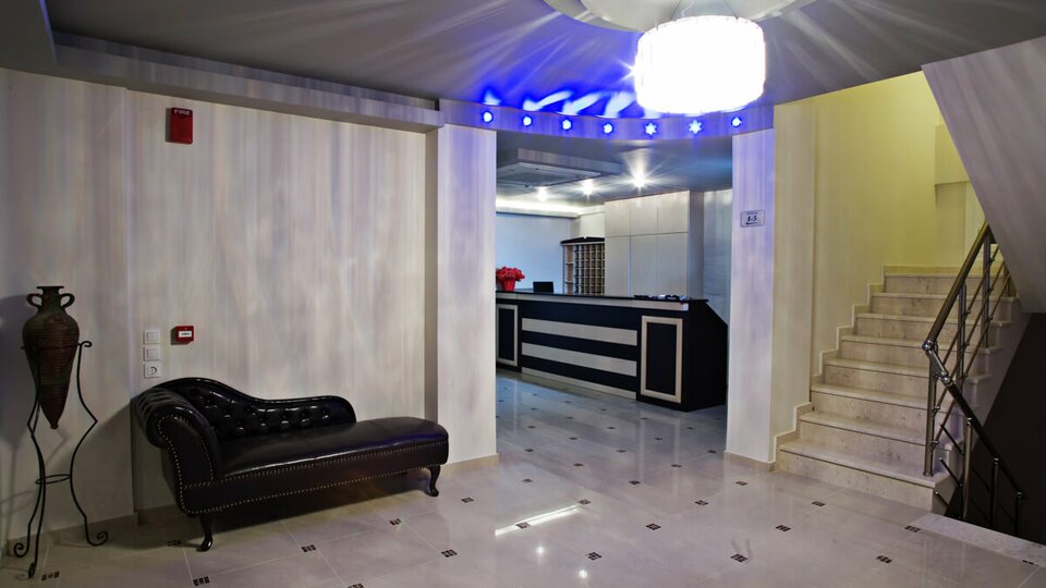 RG Status Hotel