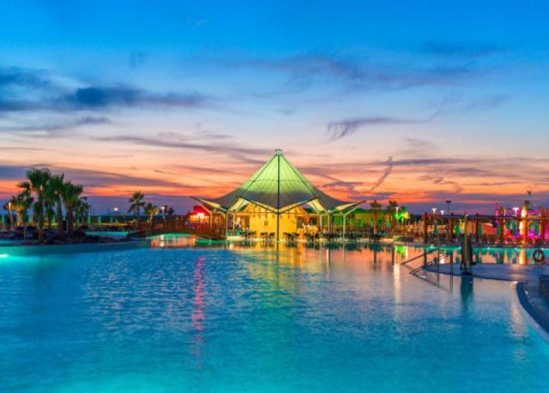 Aquasis De Luxe Resort & Spa Hotel