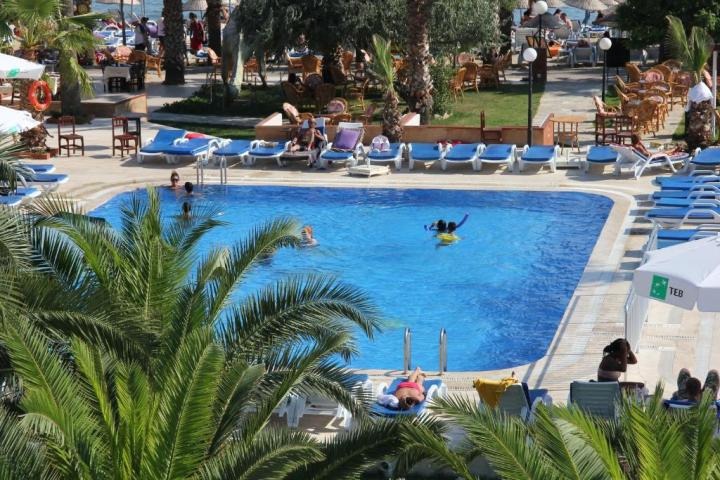 Hotel Nagi Beach