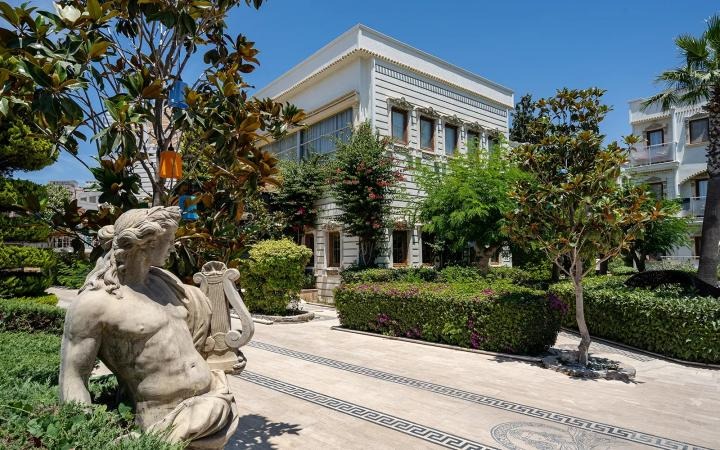 Golden Beach Hotel