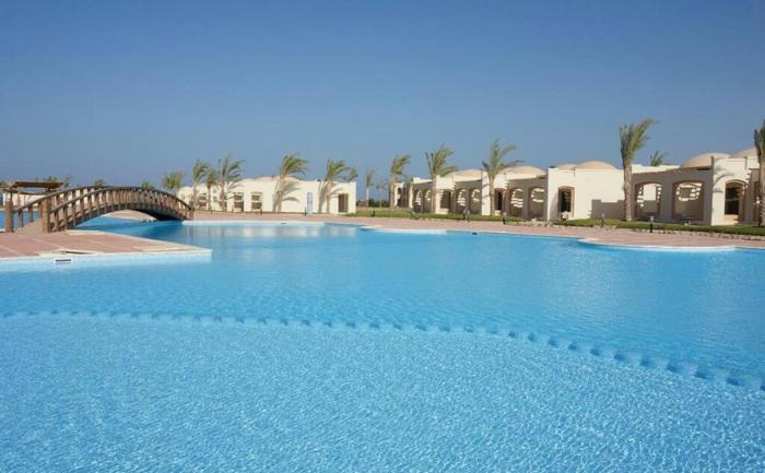 Hotel Amarina Queen Resort and Park