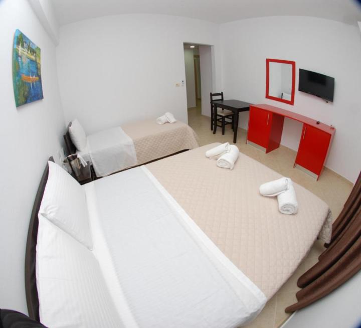 Atlantis Hotel & Apartments