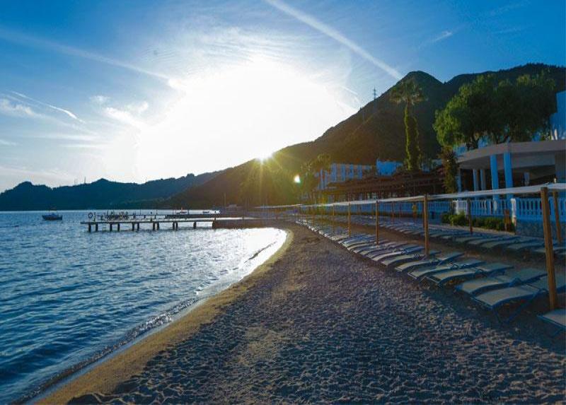Fortezza Beach Resort Hotel