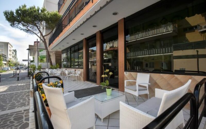 Hotel Scarlet