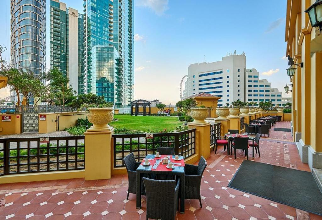 Hotel Ramada Hotel and Suites By Wyndham JBR