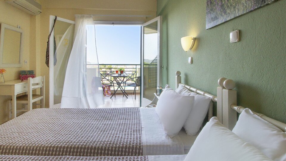 Julia Hotel