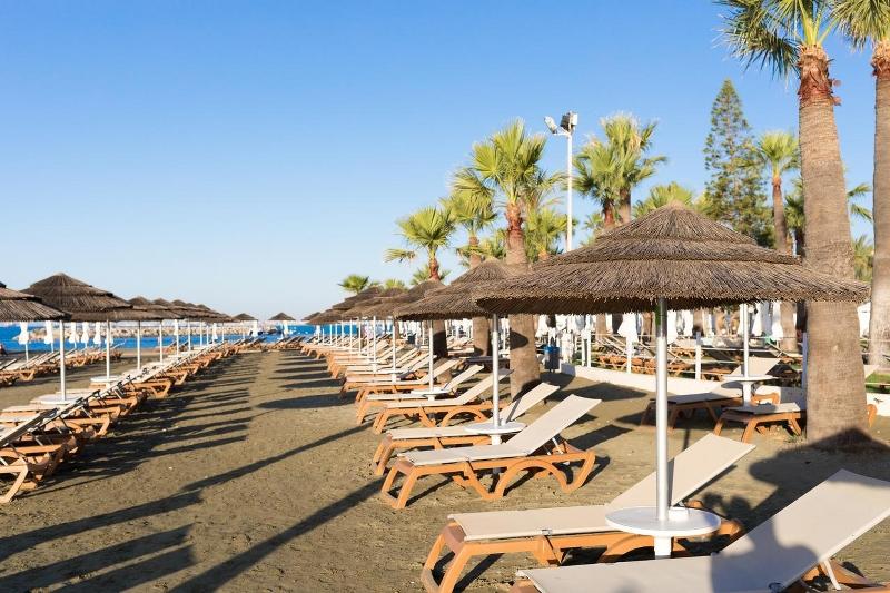 Golden Bay Hotel