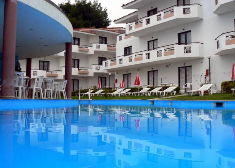 Xenios Dolphin Beach Hotel