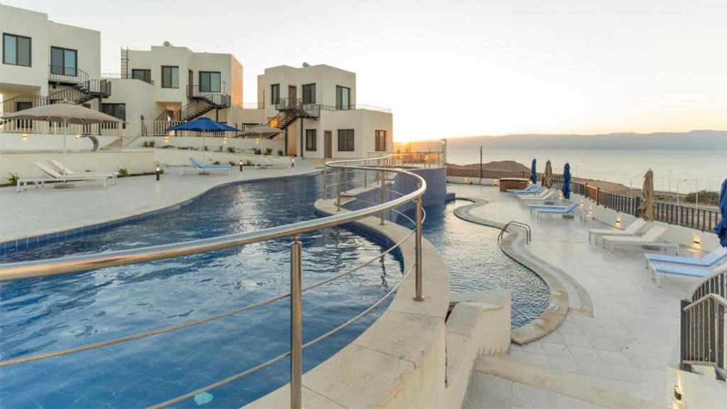 Diamond Palm Resort