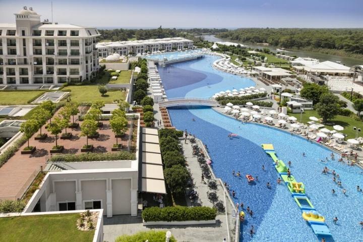 Titanic Deluxe Golf Beach