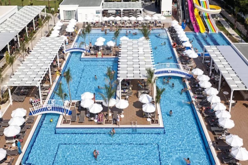 Karmir Resort & Spa