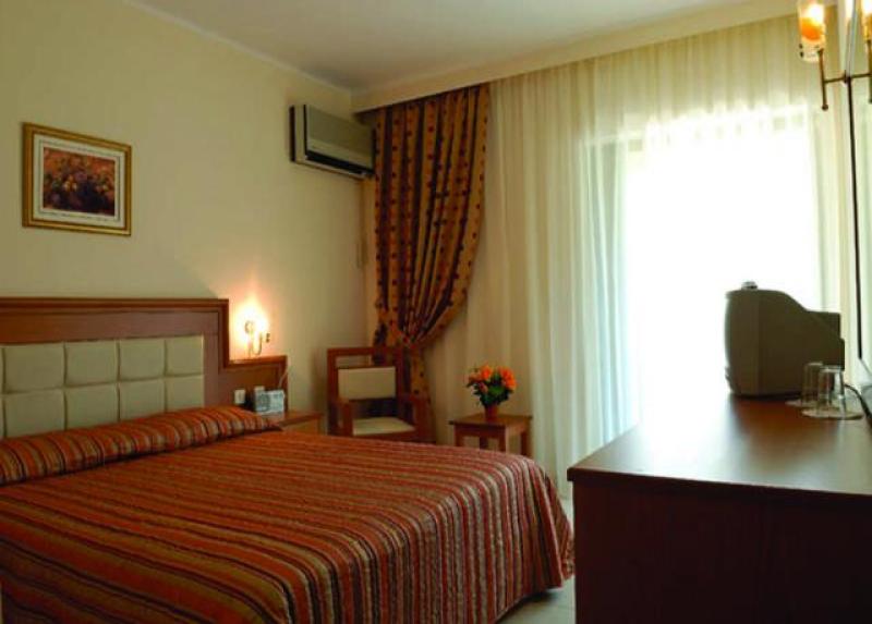 Porfi Beach Hotel