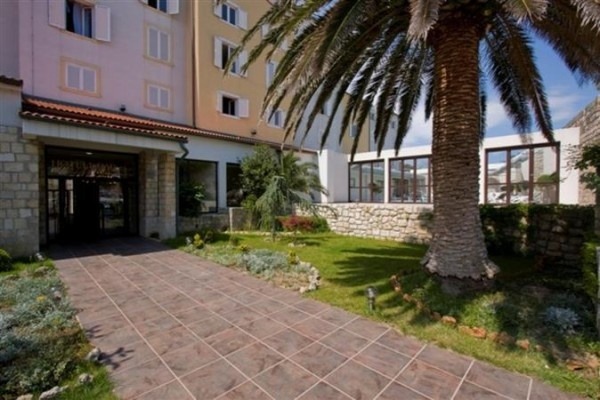 Hotel International