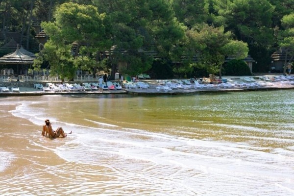 Turističko Naselje Kamp Pine Beach