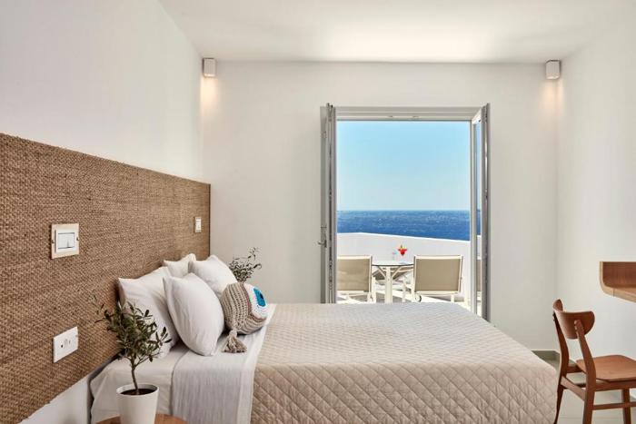 Manoulas Beach