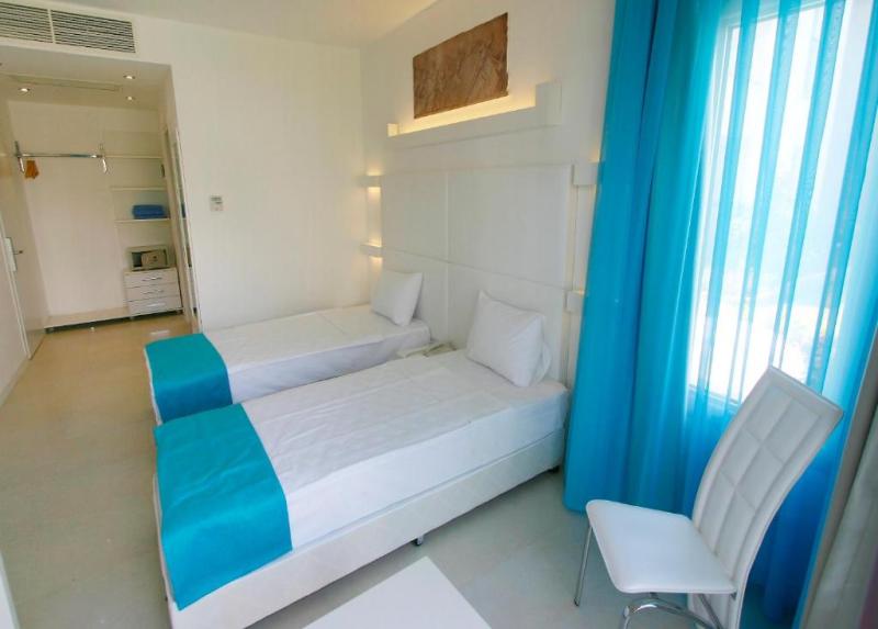 Costa Luvi Hotel