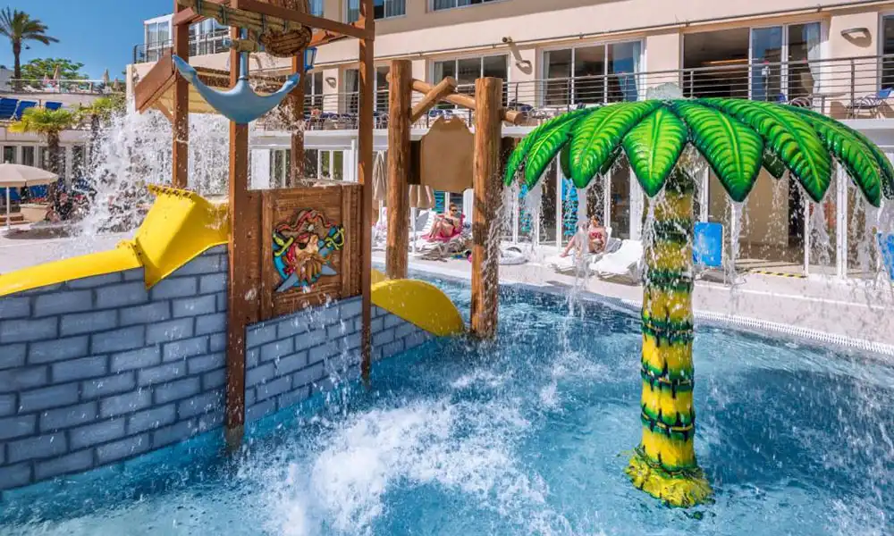 Hotel Oasis Park Splash