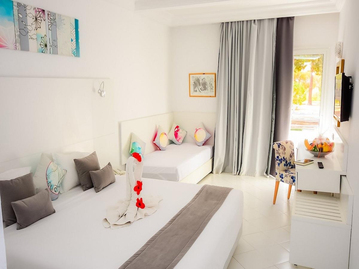 Hari Club Beach Resort