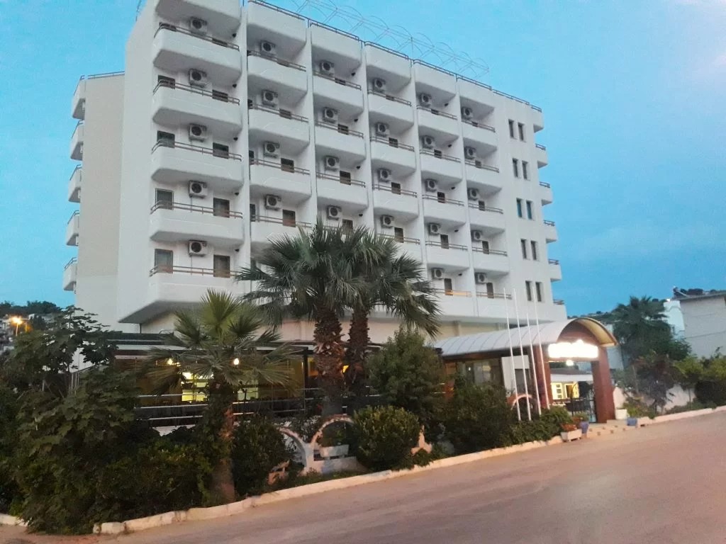 Minay Hotel