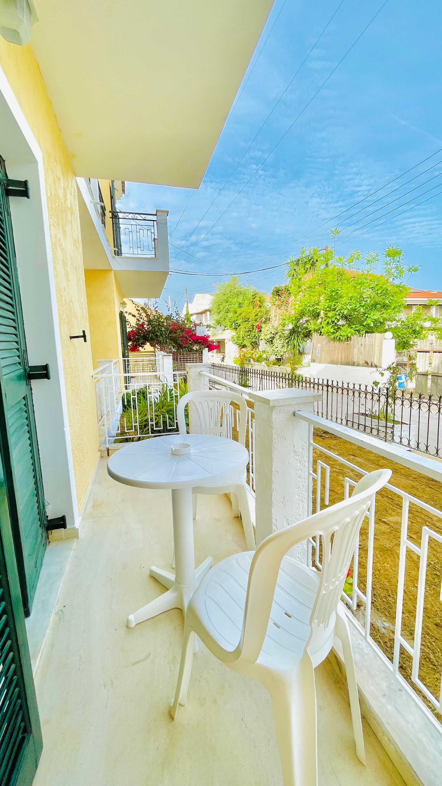 Kavos Aparthotel
