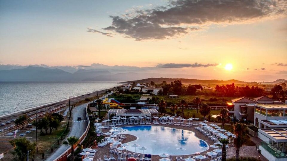 Almyros Beach Resort & SPA