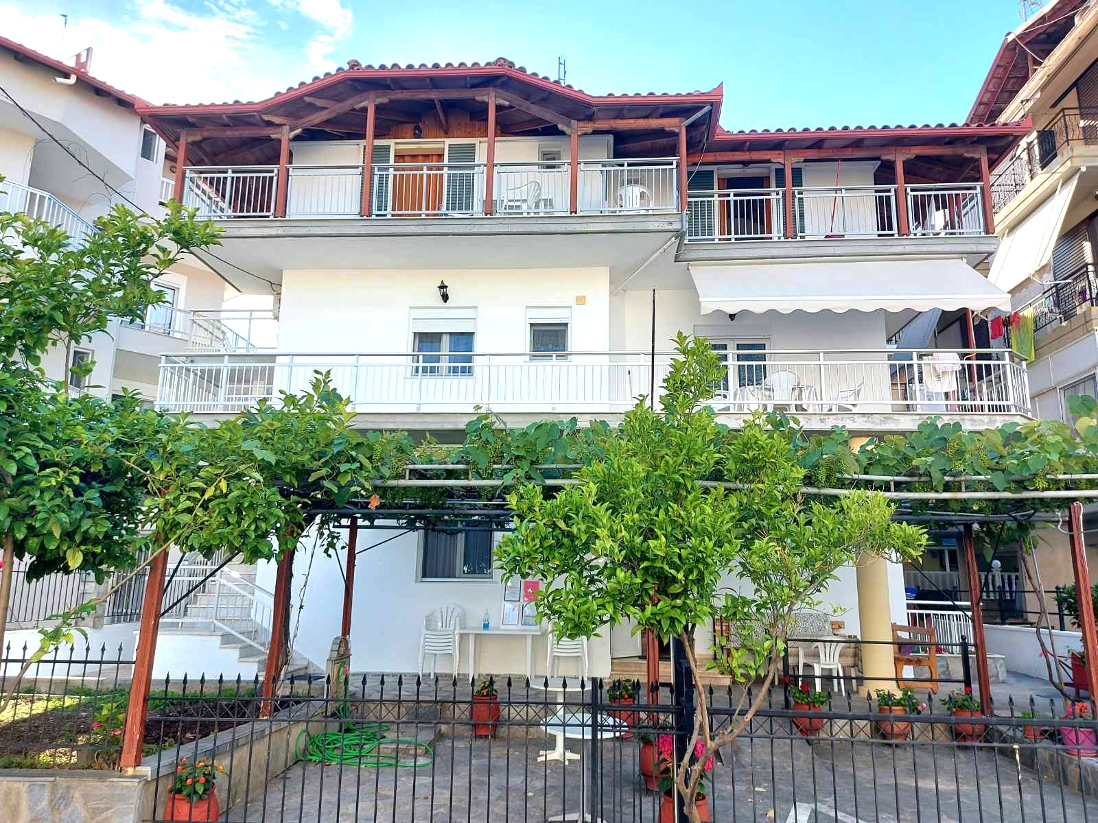 Agakos Apartments