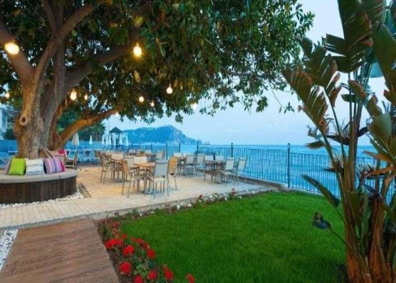 Floria Beach Hotel