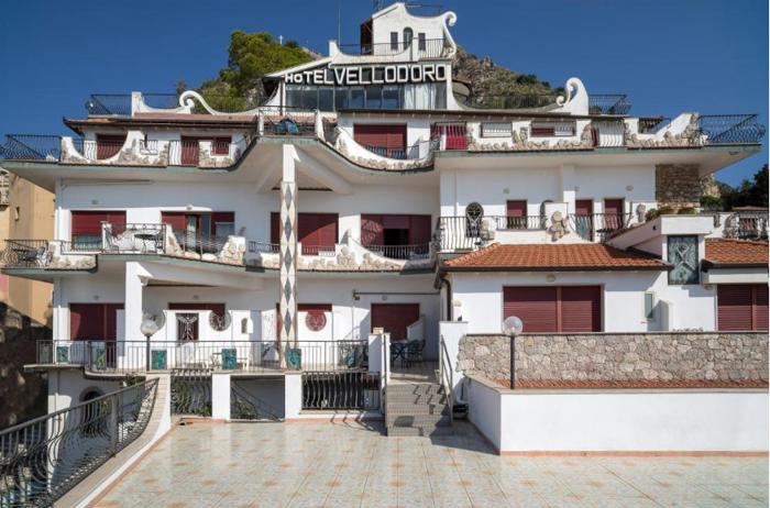 Vello Doro Art Hotel