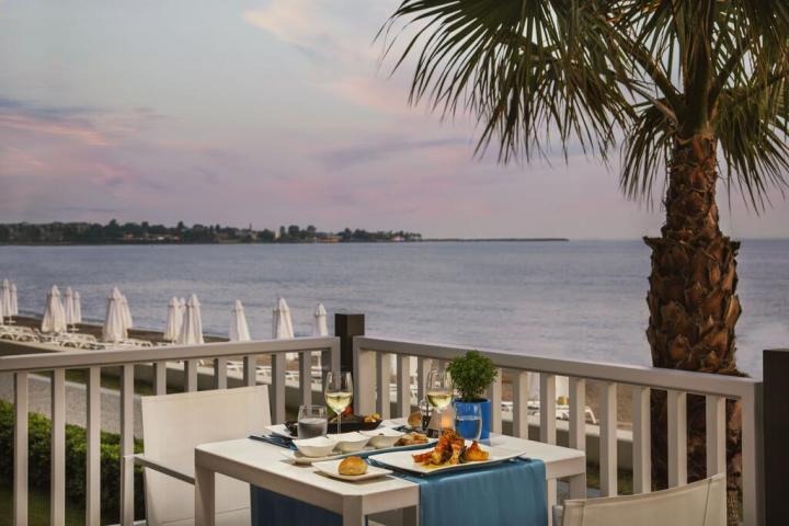 Acanthus & Cennet Barut Collection