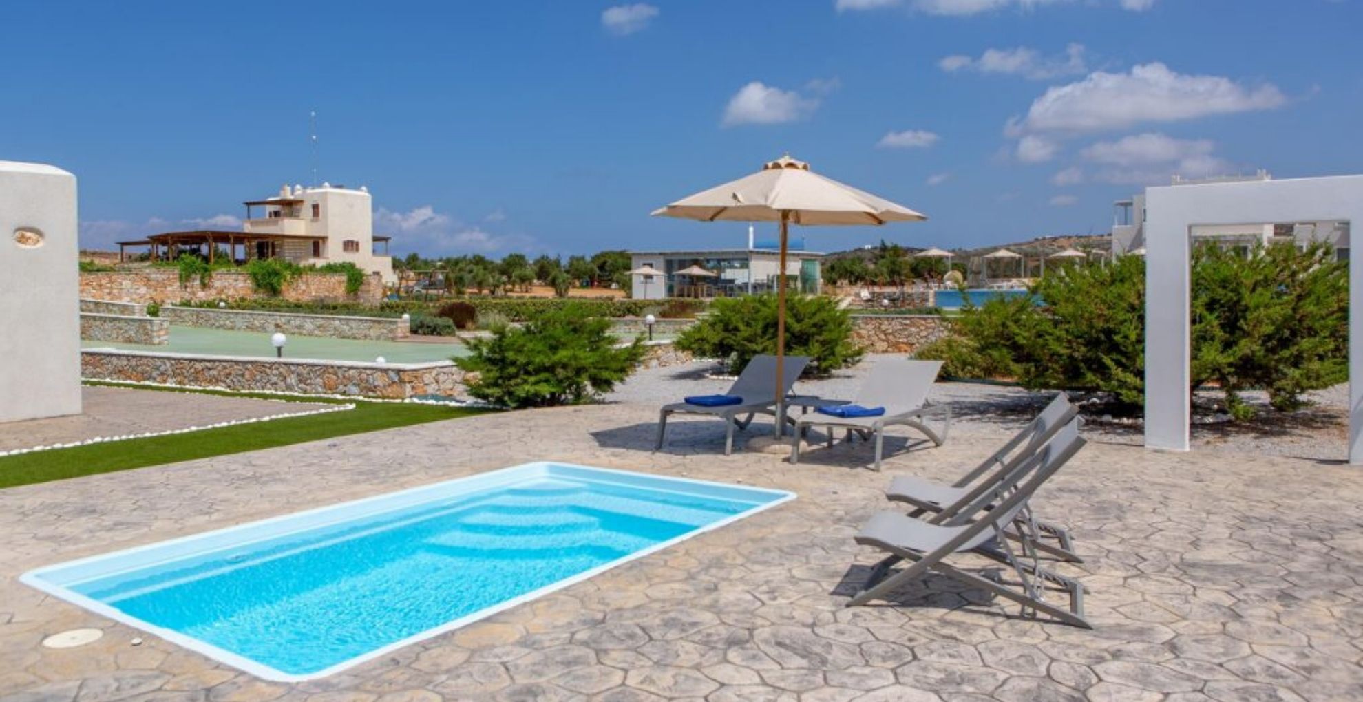 Hotel Sun & Moon Villas & Suites