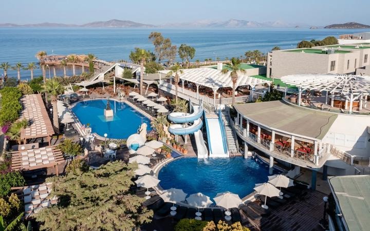Golden Beach Hotel