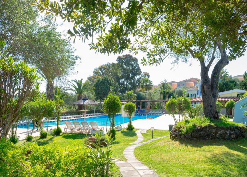 Govino Bay Aparthotel