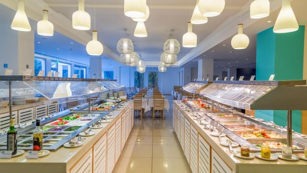 Vrissaki Beach Hotel