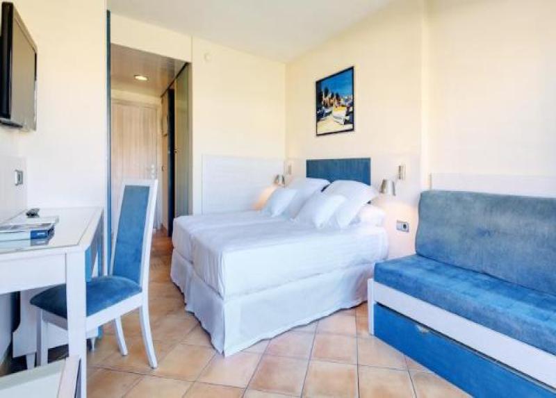 Barcelo Occidental Cala Vinas Hotel