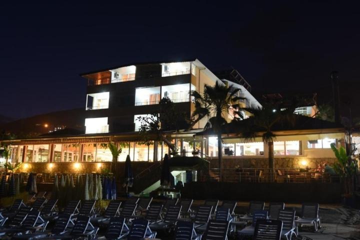 Muz Hotel