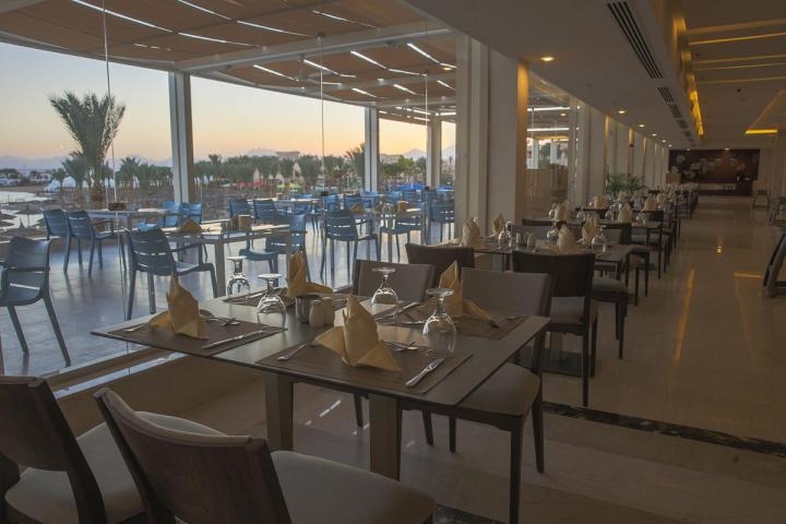 Pick Albatros Beach Resort